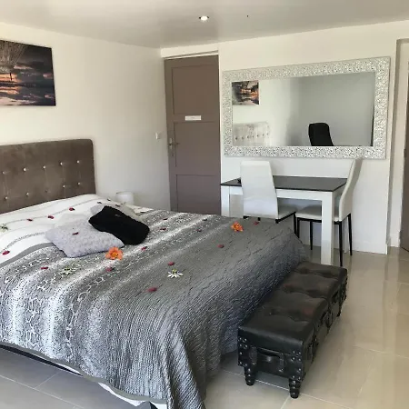 Charlene Bed & Breakfast *