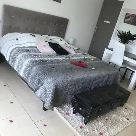 Bed & Breakfast Charlene Massoins